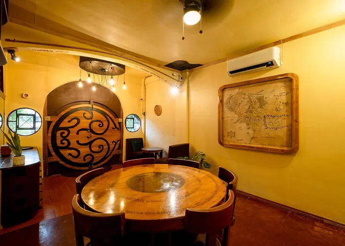 度假居 The Round Door - Lotr Themed House Near Maginhawa Quezon *