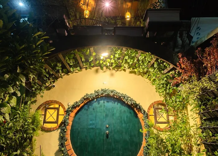 The Round Door - Lotr Themed House Near Maginhawa Quezon 度假居 *